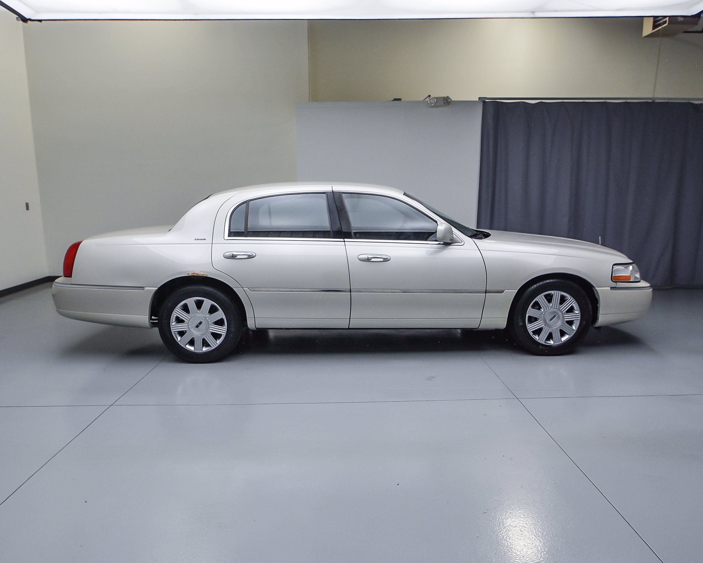 Lincoln town car 2004