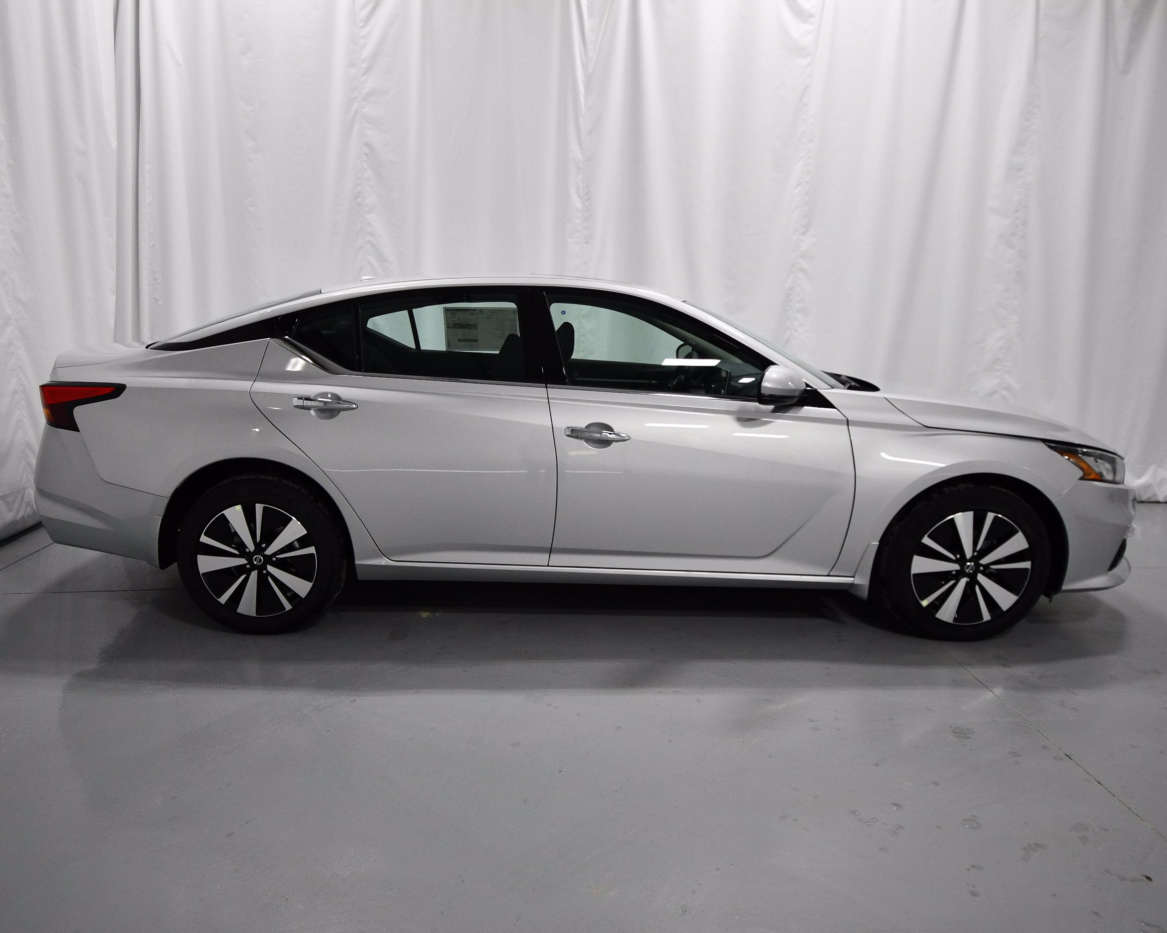 New 2020 Nissan Altima 2.5 SV AWD 4dr Car