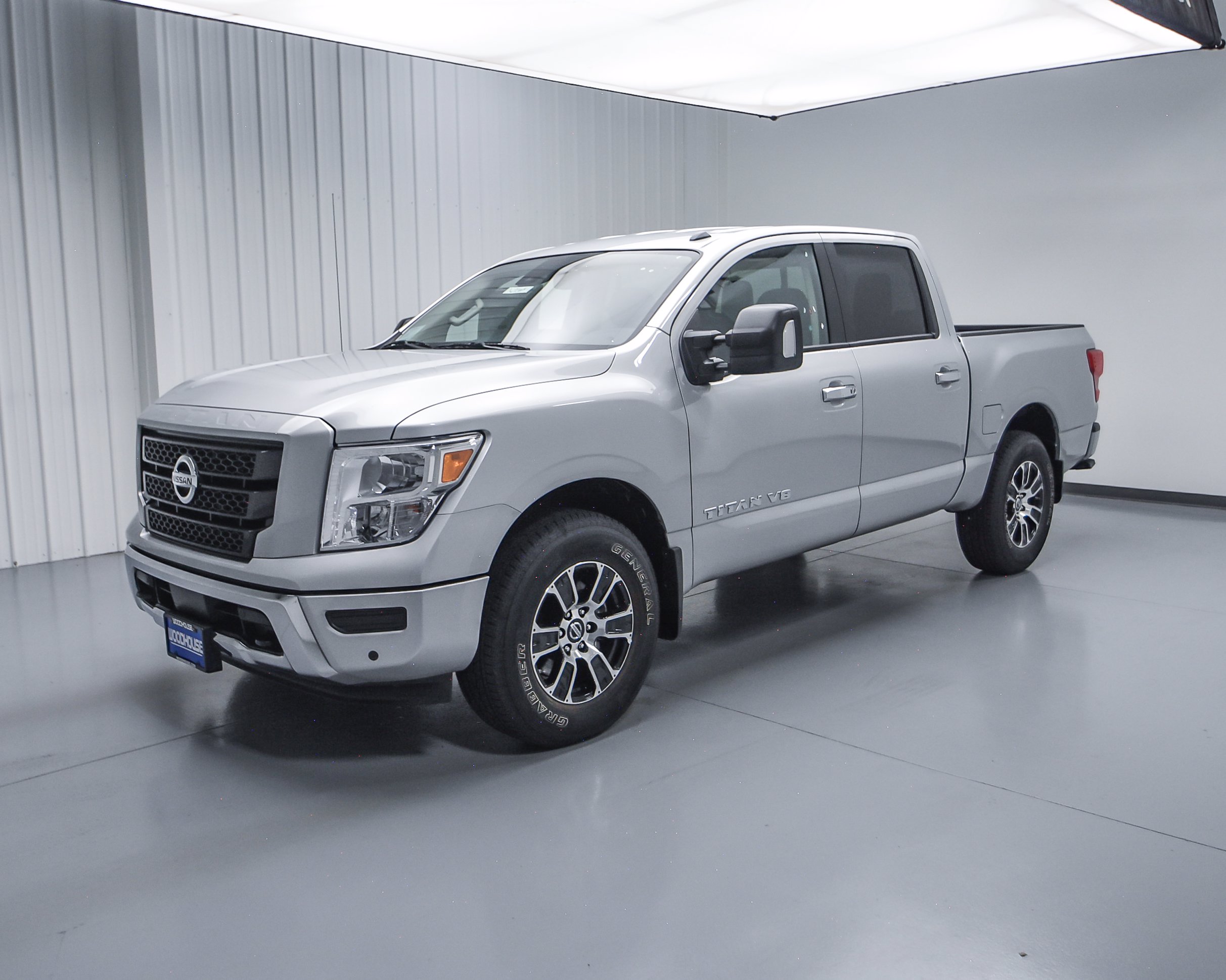 New 2020 Nissan Titan SV 4WD Crew Cab Pickup