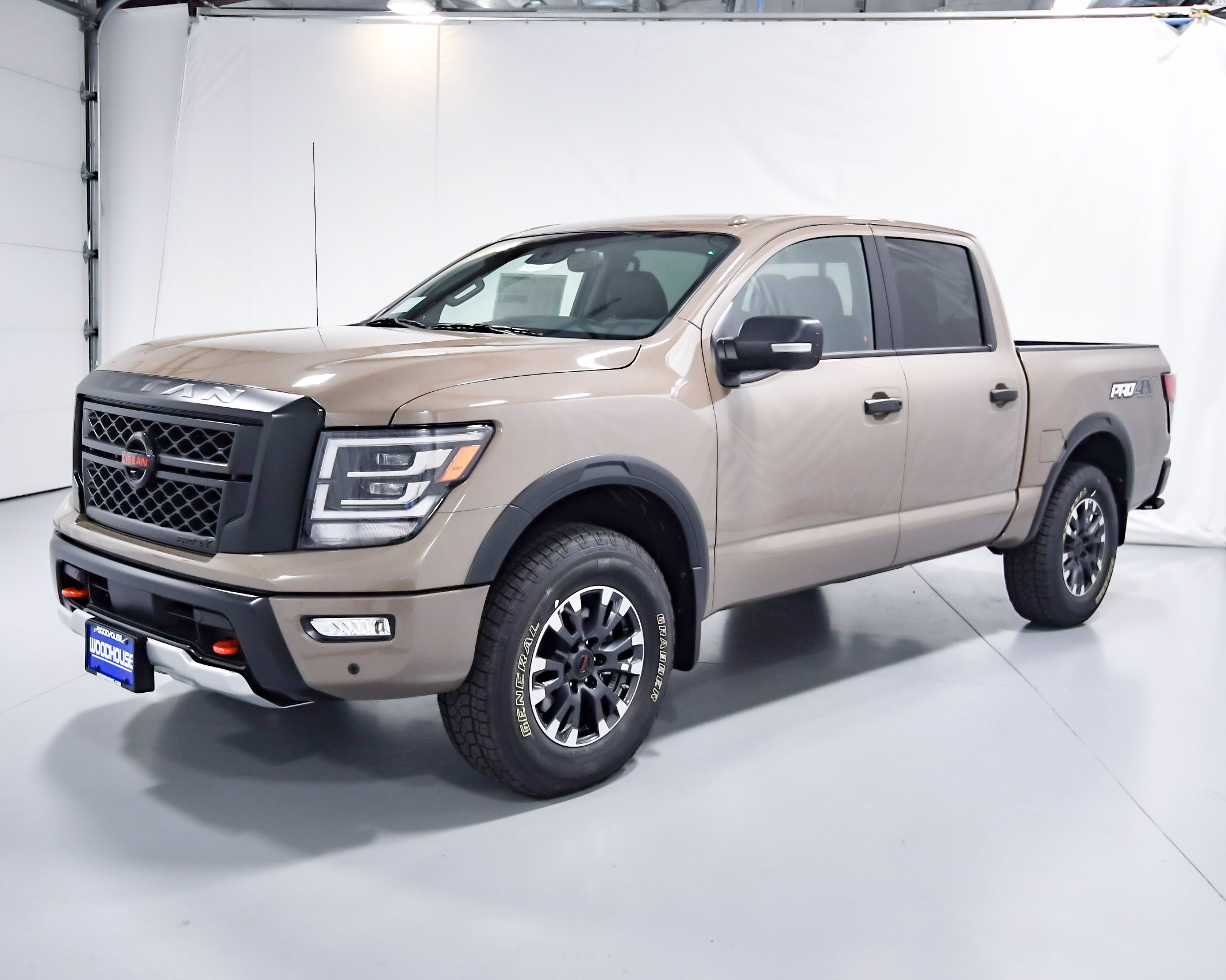 New 2020 Nissan Titan PRO-4X 4WD Crew Cab Pickup