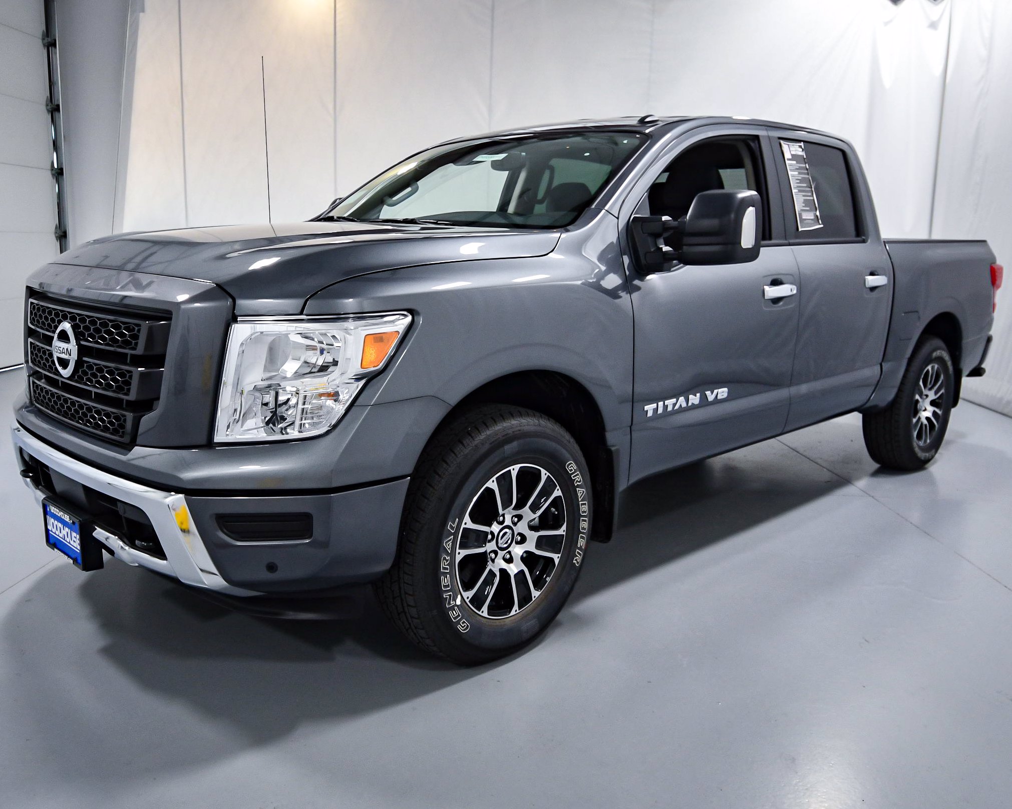 New 2020 Nissan Titan SV 4WD Crew Cab Pickup