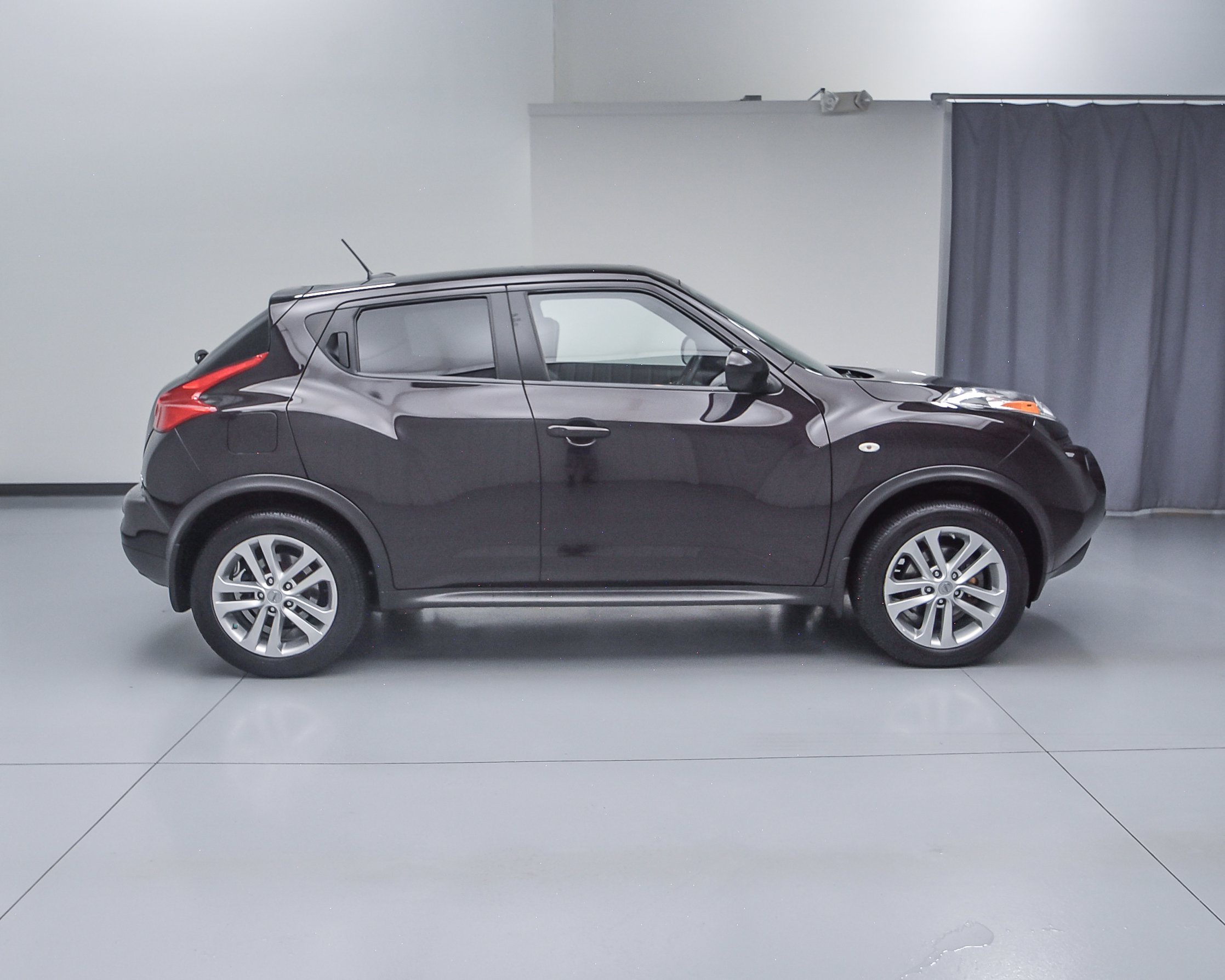 Pre-Owned 2014 Nissan JUKE SL AWD Sport Utility