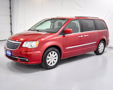 Pre-Owned 2015 Chrysler Town & Country Touring FWD Mini-van, Passenger